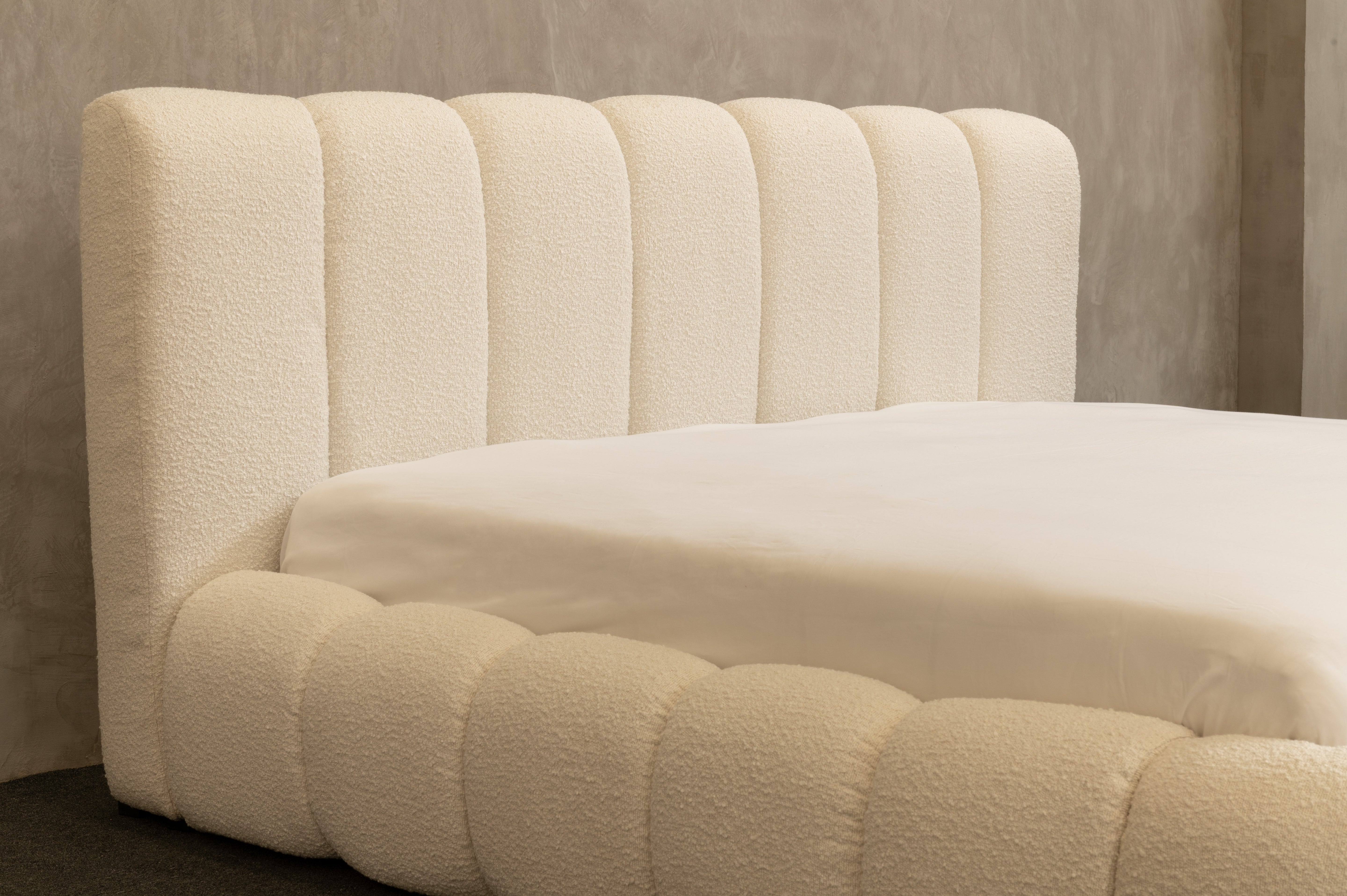 Recama Milo Ana White