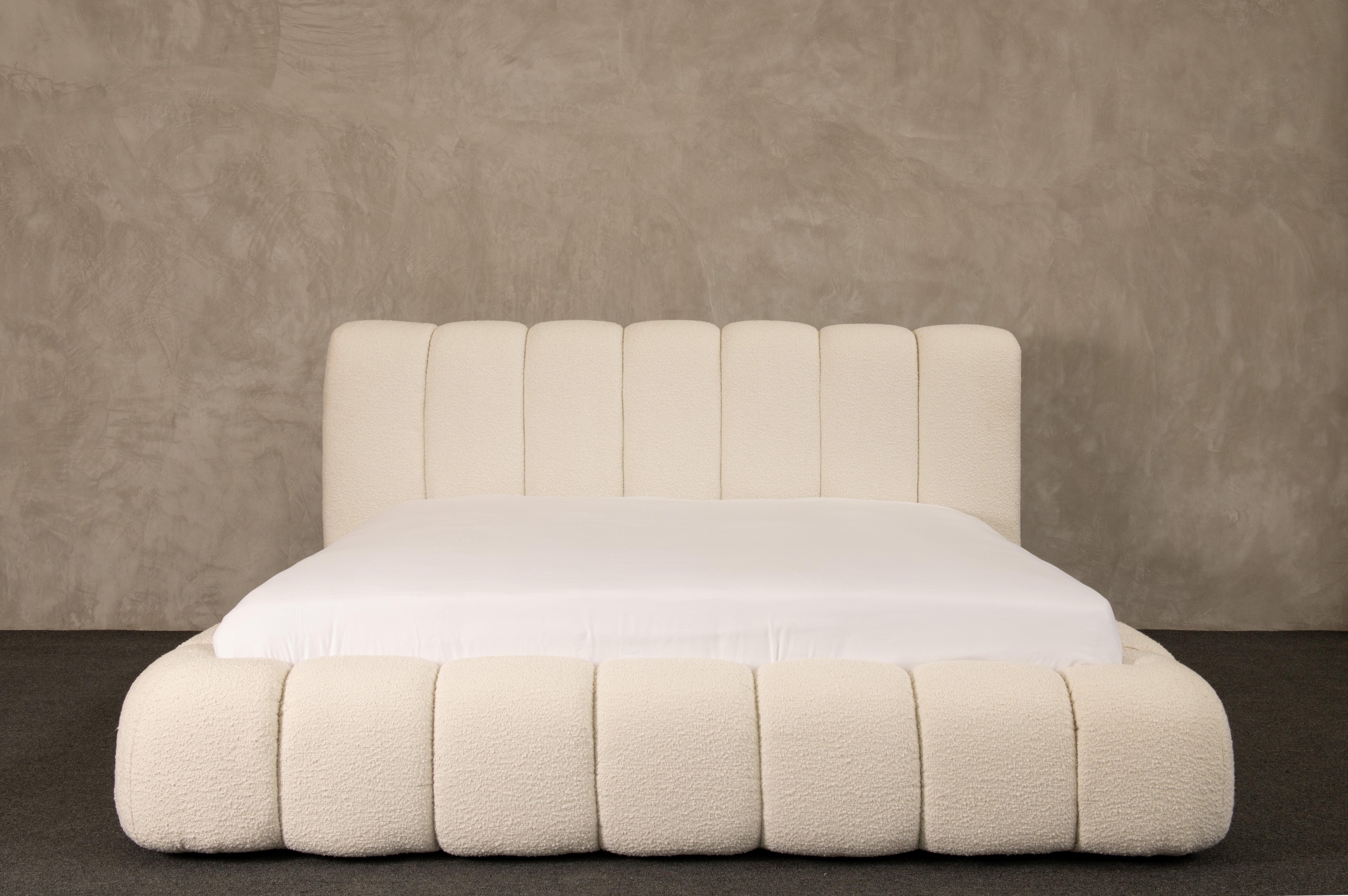 Recama Milo Ana White