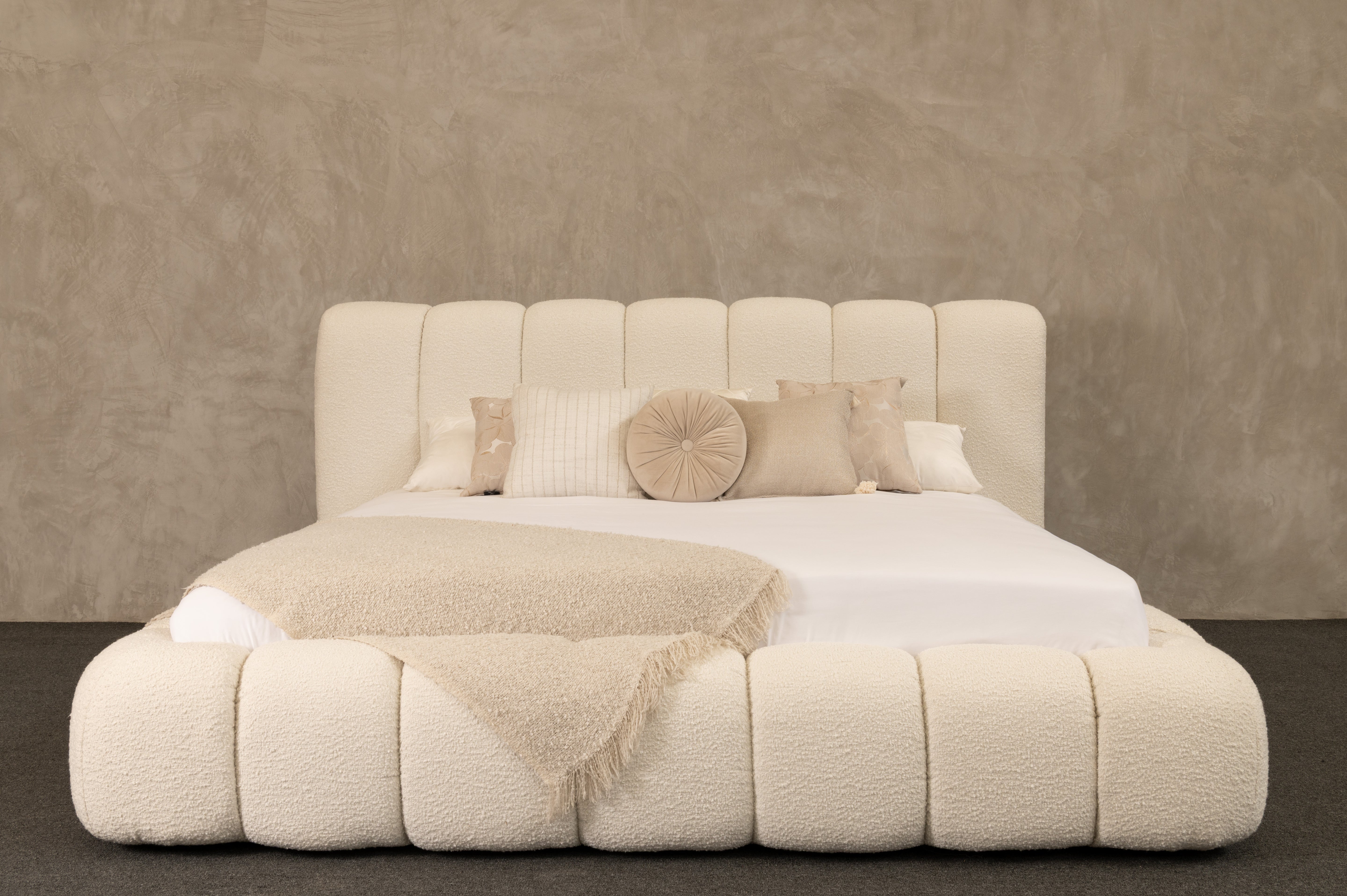 Recama Milo Ana White