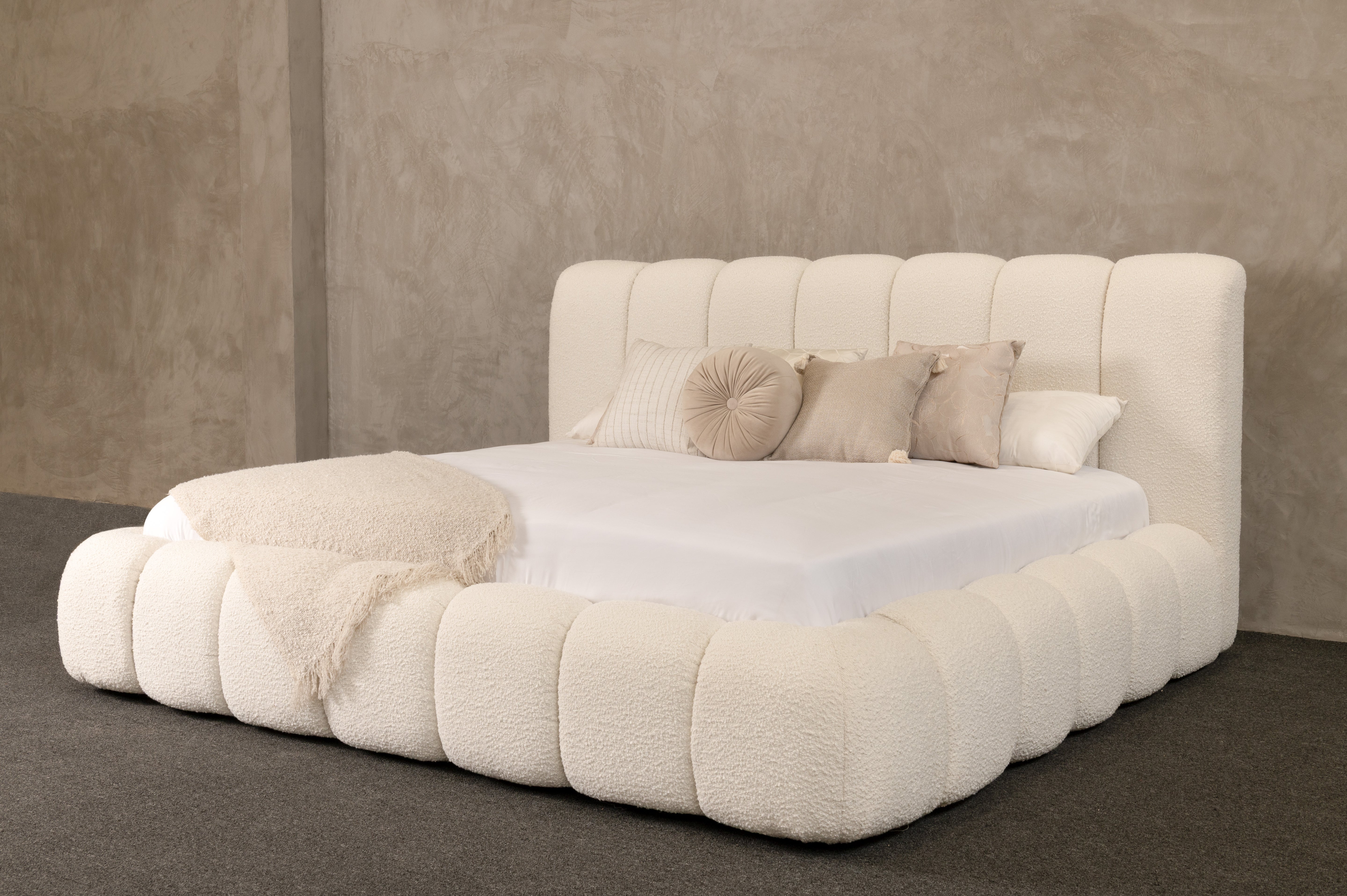 Recama Milo Ana White