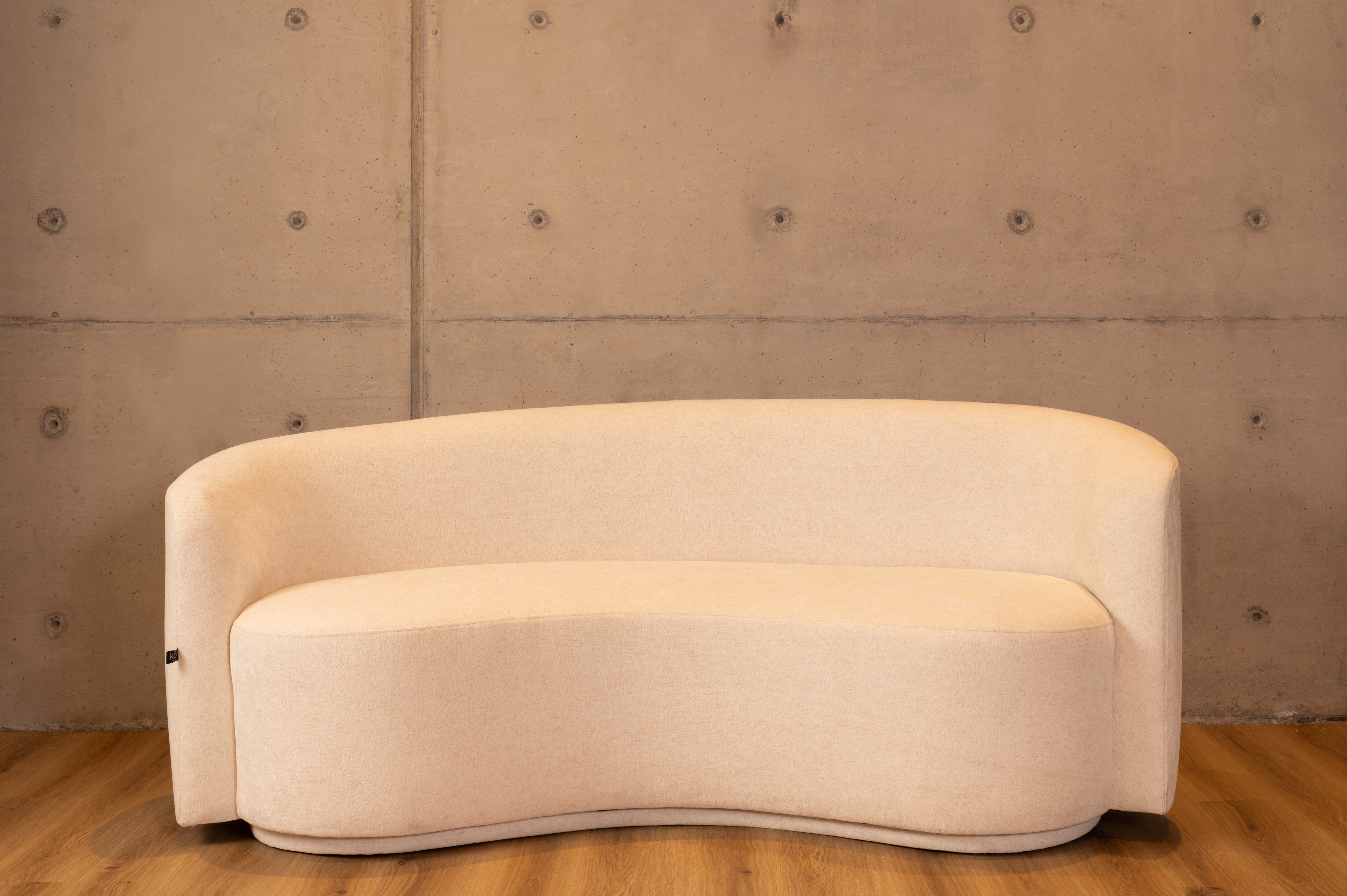 LOVE SEAT SILOUETTE