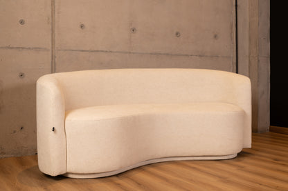 LOVE SEAT SILOUETTE